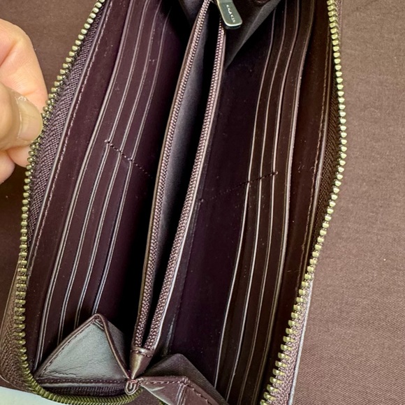 Coach Lexy Burgundy Brown leather trim zip wallet+Dustbag NWOT - Picture 4 of 9